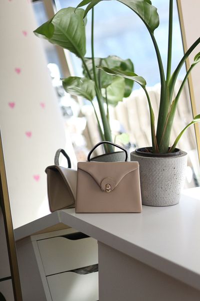 Moom Bag Γυναικεία γυμνή ματ οβάλ χρυσή τσάντα βραδινού φορέματος με πέτρινη λαβή