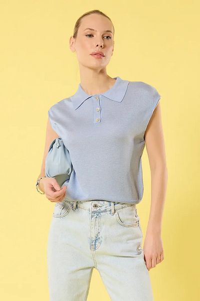 Trendyol Collection Μπλούζα με πλεκτό γιακά πόλο ανοιχτό μπλε TWOSS25BZ00178