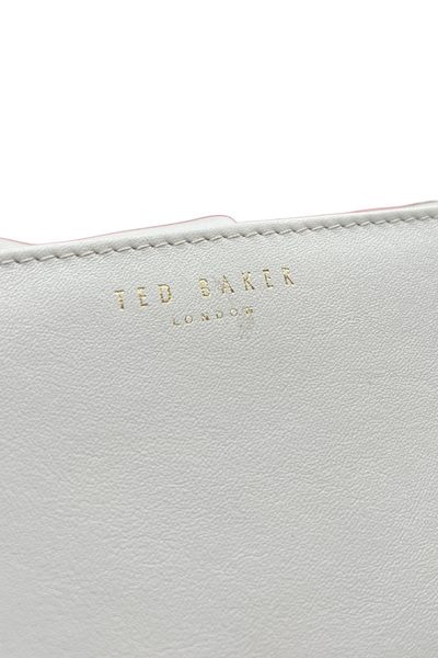 Ted Baker Crossbody kabelka – stylová a praktická