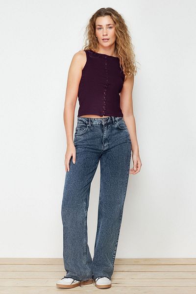Trendyol Collection Εύκαμπτη μπλούζα με ραβδώσεις από δαμάσκηνο - κουμπιά επάνω, καθιστή στο σώμα TWOSS24BZ00306