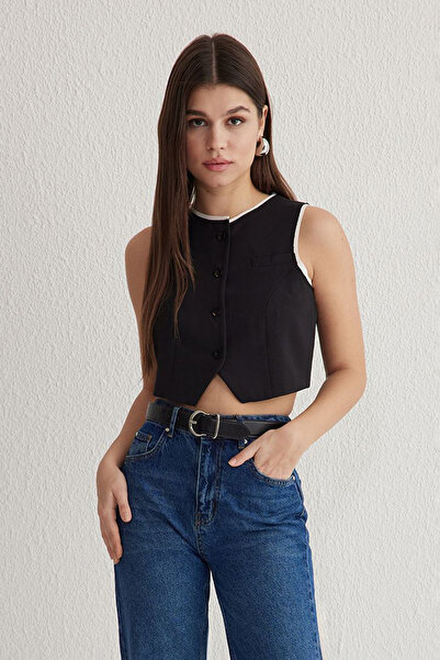 Trendyol Collection Чорний приталений білий жилет з брудними швами TWOSS25YE00052
