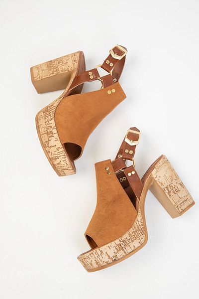 SOHO Klassische Damenschuhe mit Absatz aus hellbraunem Wildleder 20315