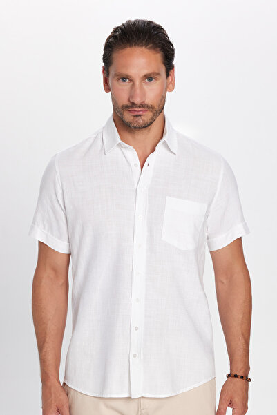 Tudors Pánská bílá košile Regular Fit klasického střihu, 100% bavlna, lněná textura s kapsami