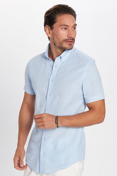 Tudors Cămașă albastră Slim Fit - 100% bumbac, textura in, guler cu nasturi, mânecă scurtă