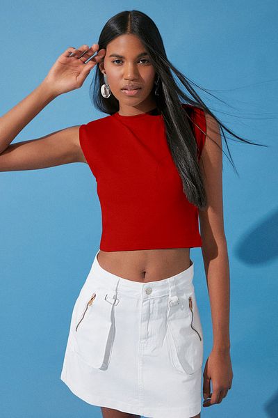 Trendyol Collection Red Crop Blouse with Stretchy Padding - Crew Neck, Body Sitting Twoss23Bz00251