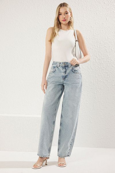 Trendyol Collection Blugi largi albastru deschis cu talie normală TWOSS25JE00156