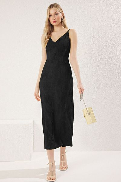 Trendyol Collection Černá rovná záda Maxi pletené šaty s nízkým střihem Twoss25El00366