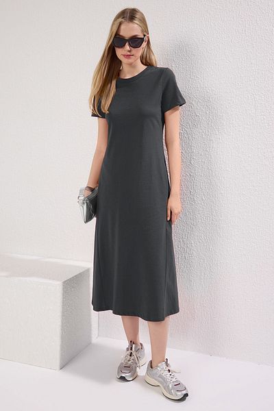 Trendyol Collection Антрацитова однотонна футболка Сукня з кишенями Трикотажна сукня міді TWOSS24EL00169