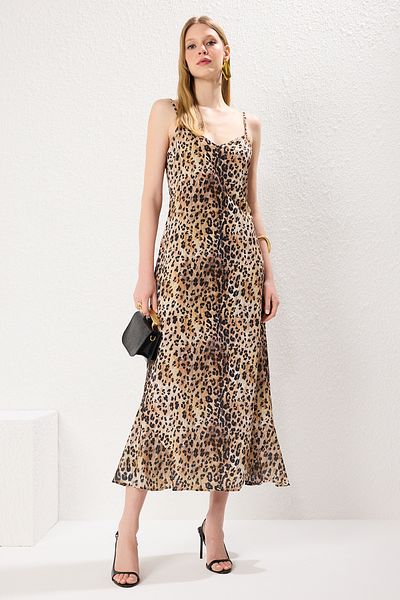 Trendyol Collection Καφέ μάξι υφαντό φόρεμα με λεοπάρ σχέδιο TWOSS23EL02416