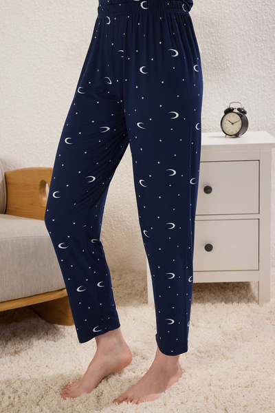 Trendyol Collection Σετ πλεκτές πιτζάμες με μοτίβο Navy Galaxy THMSS25PT00380