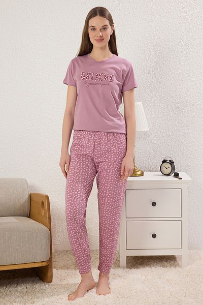 Trendyol Collection Pyjama-Set aus 100 % Baumwolle mit Blumenmuster und Slogan Rose THMSS25PT00382