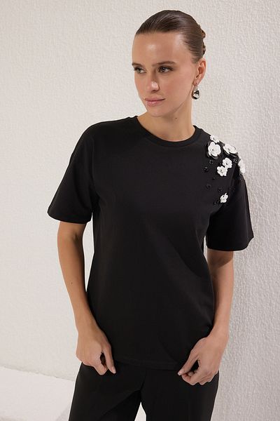 Trendyol Collection Tricou negru tricotat supradimensionat cu detaliu accesoriu - TWOSS25TS00030