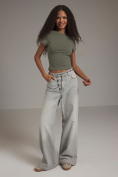 Trendyol Collection Εύκαμπτη βαμβακερή μπλούζα χακί Crop - Χαμηλή πλάτη, TWOSS23BZ00912