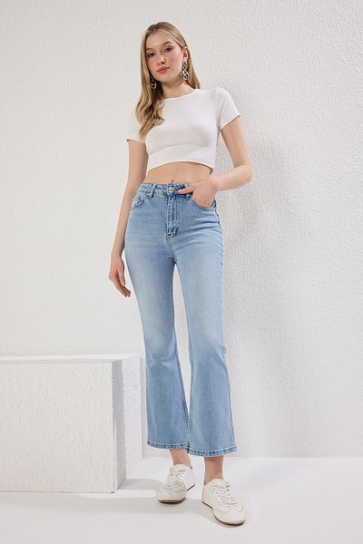 Trendyol Collection Blugi albaștri cu talie normală Crop Flare TWOSS25JE00222