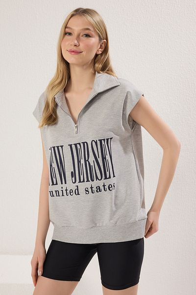 Trendyol Collection Graues Melange-Oversize-T-Shirt – Slogan-Druck, TWOSS25TS00116