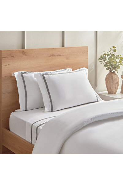 Generic طقم لحاف مزدوج مخطط من القطن من Grande Affordables White Haven Voul -...