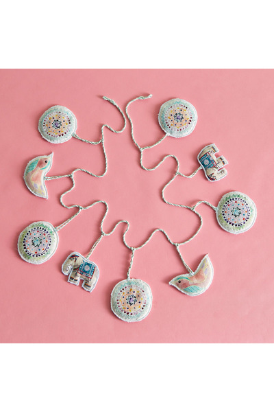 Generic إكليل احتفالي مطبوع لامع - 164 سم