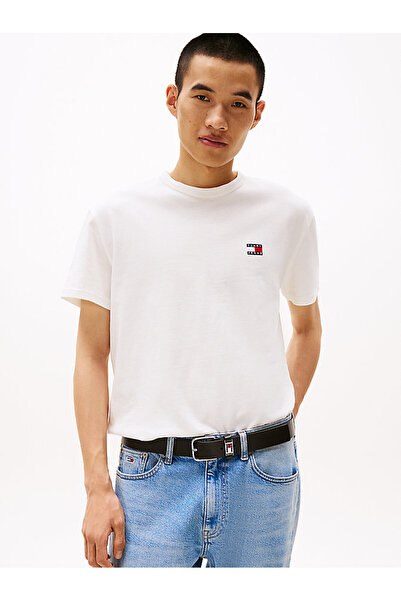 Tommy Jeans تي شيرت TJM REG BADGE منقوش - قابل للتمدد