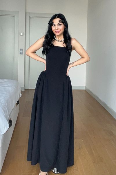 Seda Yalçın Atelier Rochie Paris cu guler pătrat cu bretele negre