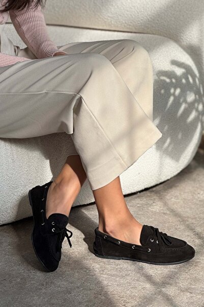 NİŞANTAŞI SHOES حذاء باليه نسائي من الجلد السويدي الأصلي باللون الأسود من Martha