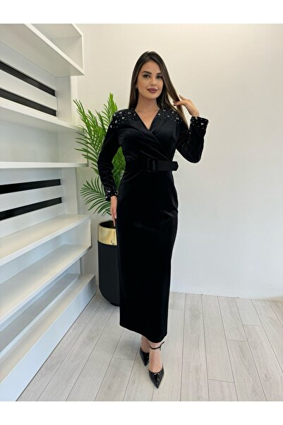 White Corner 2358 OMUZ TAŞ İŞLEME DETAYLI KADİFE ELBİSE