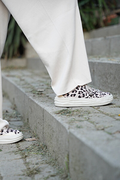 Marjin Dámské tenisky Ecru s leopardím vzorem se silnou šněrovací podrážkou