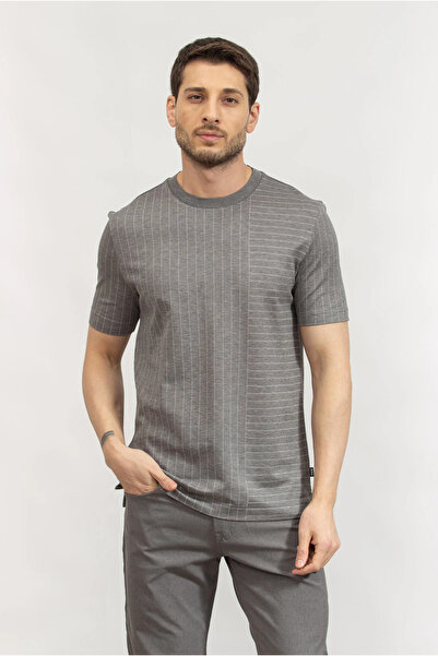BOSS Erkek Normal Kesim Yuvarlak Yaka %100 Pamuklu Karışık İnce Çizgili Kısa ...