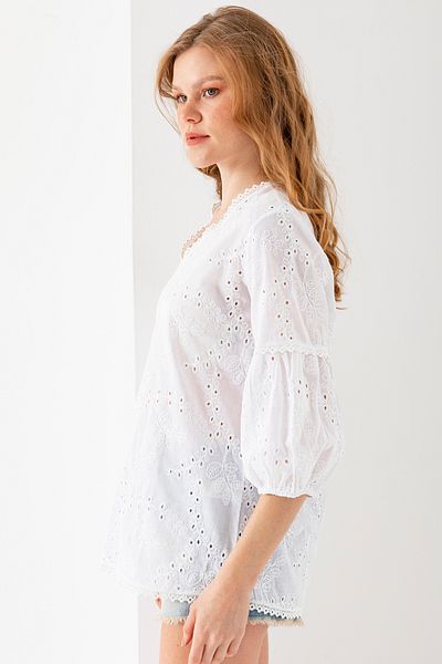 EtkiModa Γυναικεία μπλούζα με λευκό μανίκι με μπαλόνι με λεπτομέρεια από κέντημα Brodelli