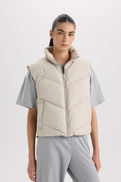 DeFacto New Season Regular Fit Stand Collar Quilted Inflatable Vest with Zipper Pockets