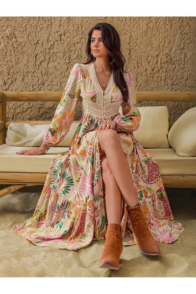 Russty Dustty By Styli فستان ماكسي بقصة A مع تفاصيل دانتيل وطبعات زهور