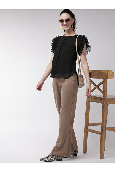 Mish By Styli Solid Ruffled Top with Curved Hem