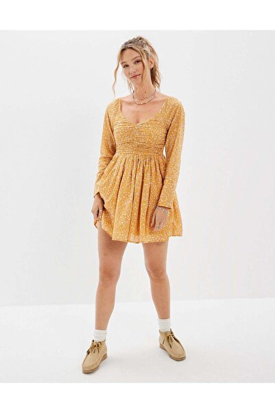 AMERICAN EAGLE فستان قصير بأكمام طويلة ومطرز بالزهور من AE