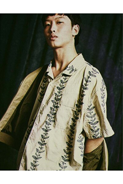 AMERICAN EAGLE قميص AE مخطط بأزرار للارتداء بجانب المسبح