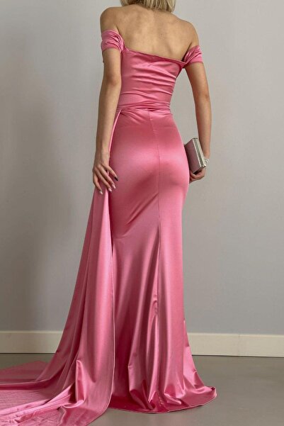 Mossta Ροζ σατέν βραδινό φόρεμα με τρενάκι από τους ώμους