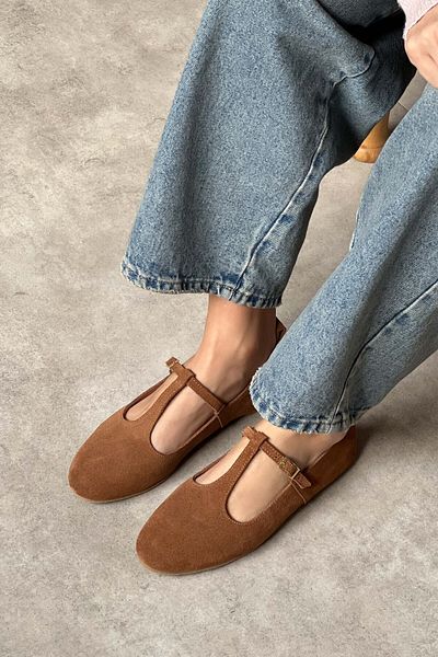 NİŞANTAŞI SHOES Balerini de damă Palmer Tan, în interior și în exterior, din piele întoarsă autentică, cu cataramă, cu talpă plată