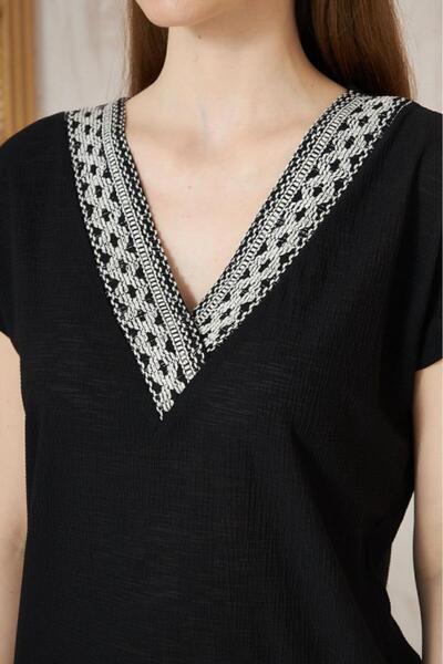 Pasaklı Giyim Women's Black and White Embroidered Thin Anti-Sweat Special Fabric Short Sleeve Summer Blouse 3379150175