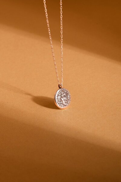 Takıdepo Antik Roma Figürlü Minimal Gümüş Kolye-Rose Rengi