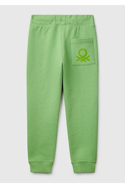 United Colors of Benetton Chlapčenské pistáciovo zelené tepláky s logom na chrbte