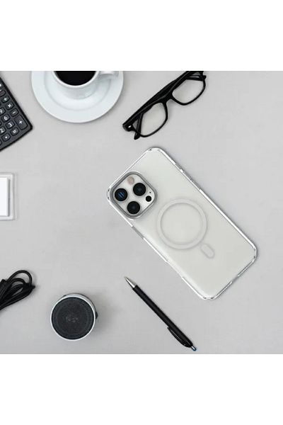 Levelo جراب Allure PC الصلب لجهاز iPhone 16 Pro - شفاف