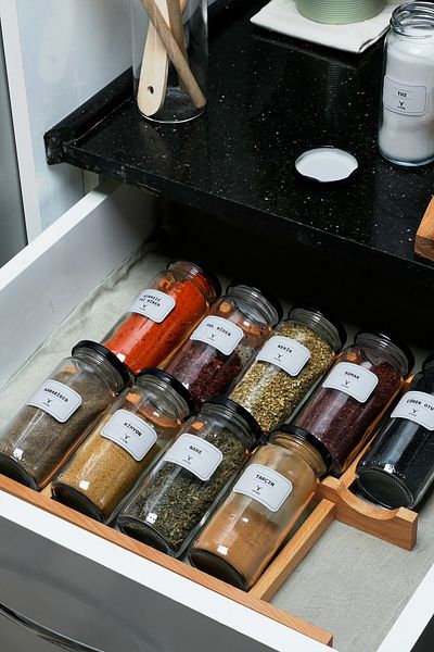 KukiWood 10-Piece Spice Holder Organizer, In-Drawer Organizer, Spice Holder Drawer, Spice Holder Set with Labels