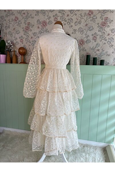 Butik KADIN KREM DANTELLİ KATLI ELBİSE
