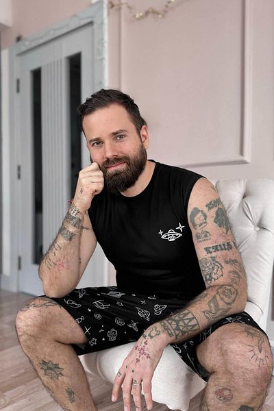 Pijamaevi Schwarzes, mit Space bedrucktes Herren-Pyjama-Set mit Shorts ohne Ärmel