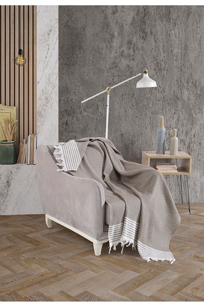 Lux Touch 150x180 см Единичен диван, цвят „Млечно кафе“ - Калъф за фотьойл с пискюли