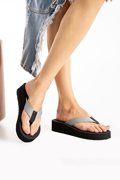 Bermody Γυναικείες παντόφλες παραλίας Kaila με γκρι πλατφόρμα με τακούνι 4,5 εκ. υφασμάτινες σαγιονάρες που δεν πικραίνουν τα δάχτυλα, καλοκαιρινές παντόφλες για την πισίνα