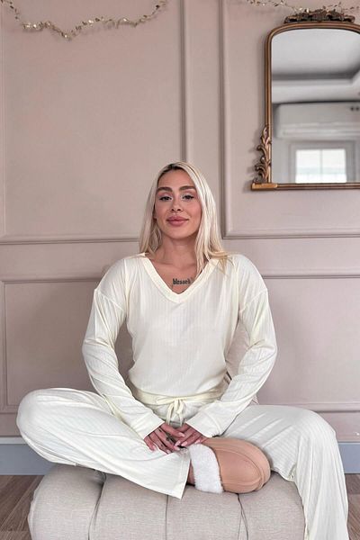 Pijamaevi Ecru Dublin Long Sleeve V-Neck Women's Pajama Set