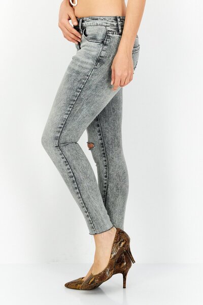 Jessica Simpson Women Skinny Fit Washed Stretchable Denim Jeans, Grey