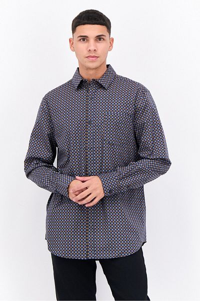 Perry Ellis قميص رجالي كاجوال بأكمام طويلة وطباعة كاملة وقصة مطاطية، لون أزرق داكن