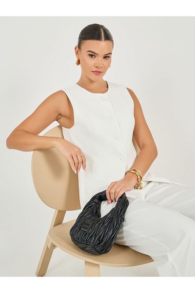 Styli Round Neck Buttoned Placket Longline Top