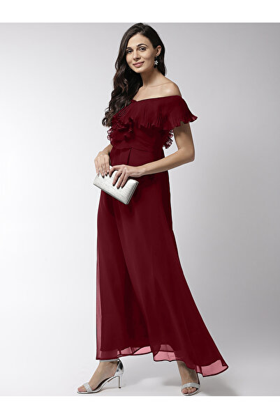 Mish By Styli فستان ماكسي بفتحة رقبة مكشوفة الأكتاف وتفاصيل كشكشة وحاشية واسعة