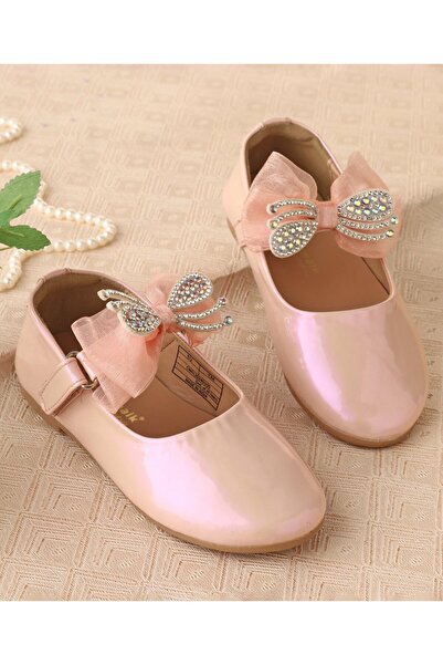 Cute Walk by Babyhug حذاء باليه لطيف من Babyhug مزود بقفل فيلكرو وتطريز فيونك...